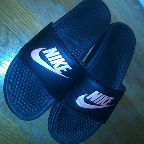 nike flip flops original